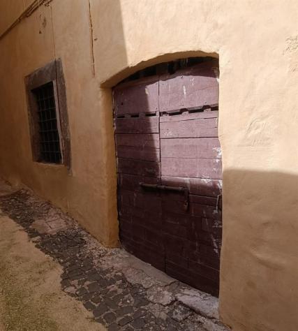 locale di sgombero in vendita a Genzano di Roma