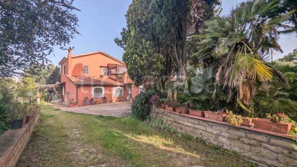 casa indipendente in vendita a Genzano di Roma