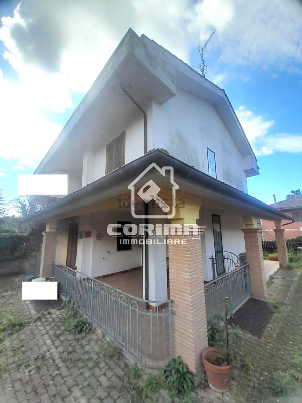 casa indipendente in vendita a Genzano di Roma
