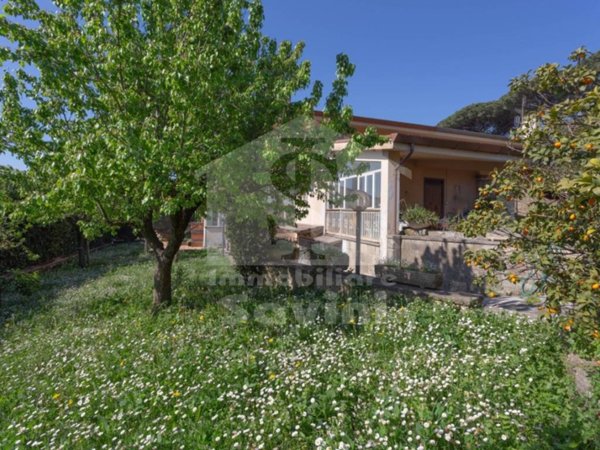 casa indipendente in vendita a Genzano di Roma
