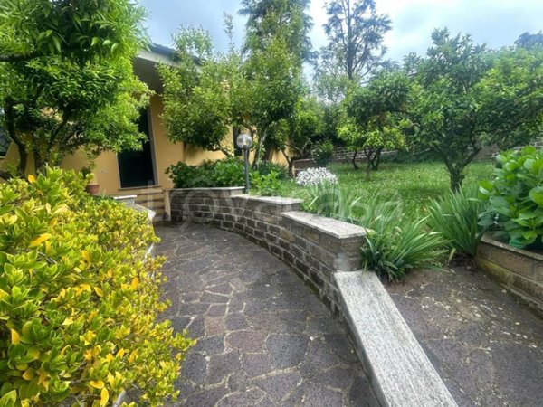casa indipendente in vendita a Genzano di Roma