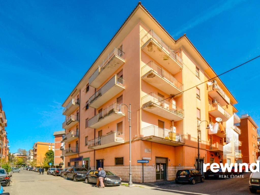 negozio in vendita a Genzano di Roma