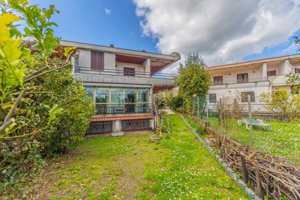 casa indipendente in vendita a Genzano di Roma