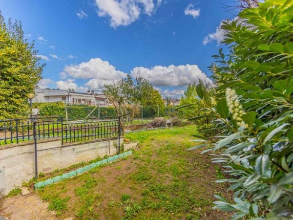 casa indipendente in vendita a Genzano di Roma