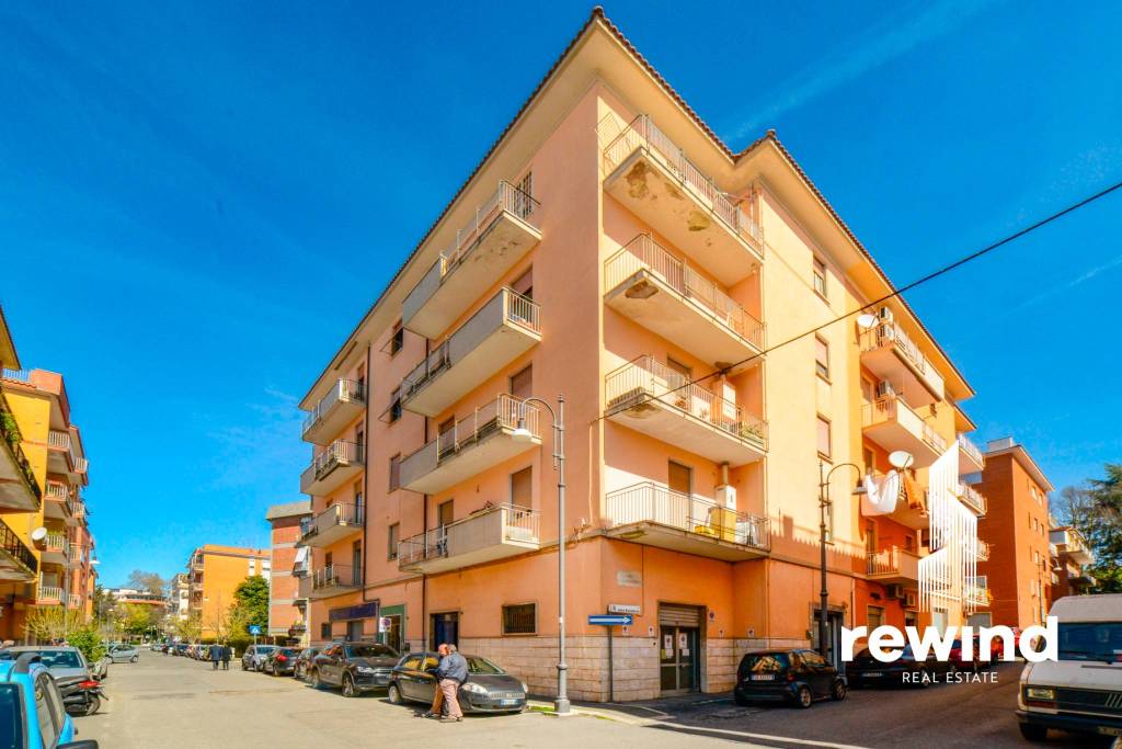 negozio in vendita a Genzano di Roma