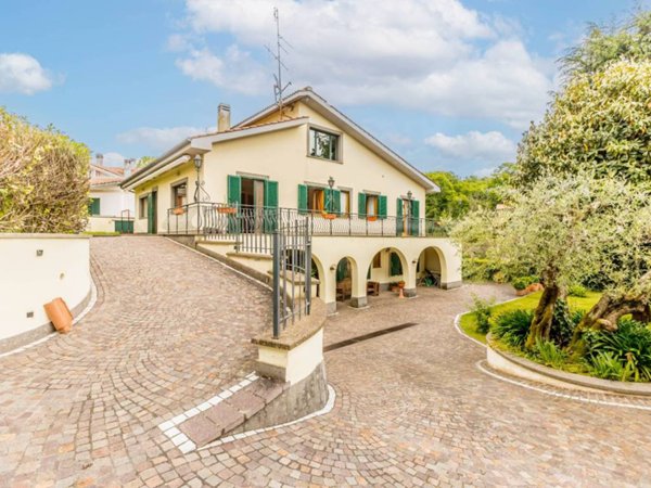 casa indipendente in vendita a Genzano di Roma