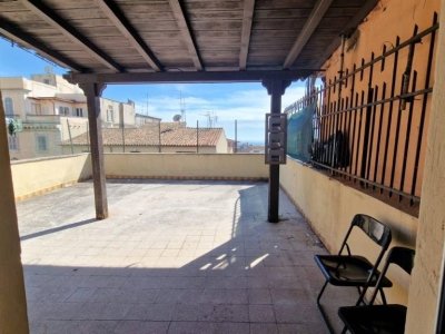 intera palazzina in vendita a Genzano di Roma