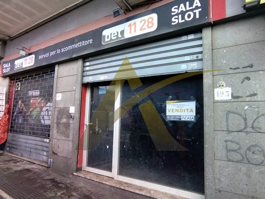 locale commerciale in vendita a Genzano di Roma