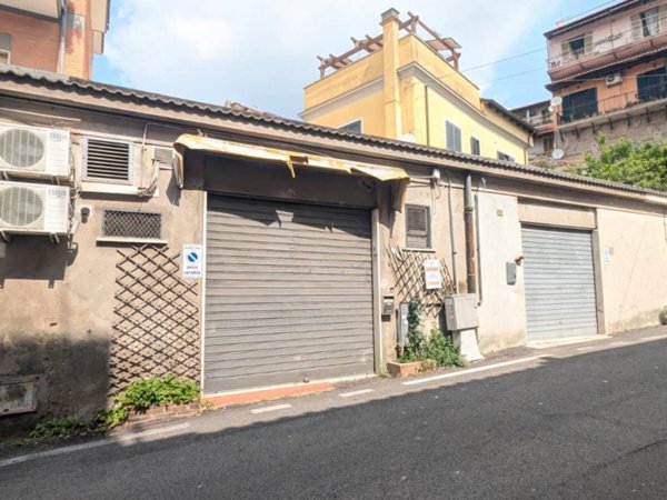 negozio in vendita a Genzano di Roma