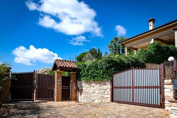 casa indipendente in vendita a Genzano di Roma