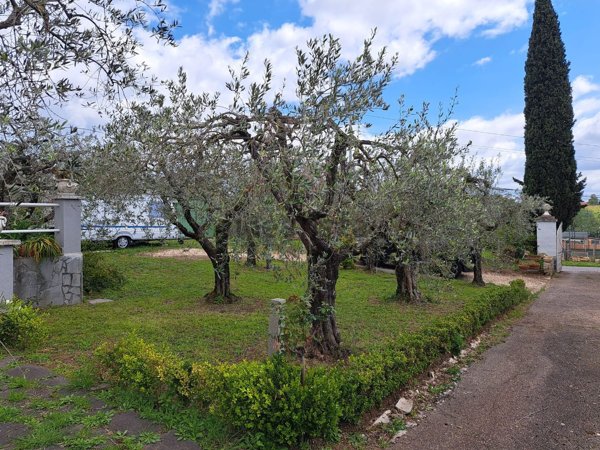 appartamento in vendita a Genzano di Roma in zona Landi