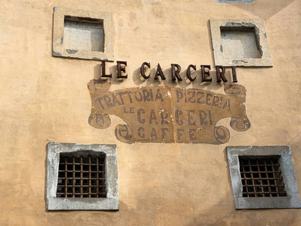 intera palazzina in vendita a Genzano di Roma