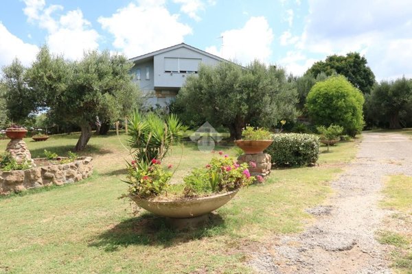 casa indipendente in vendita a Genzano di Roma