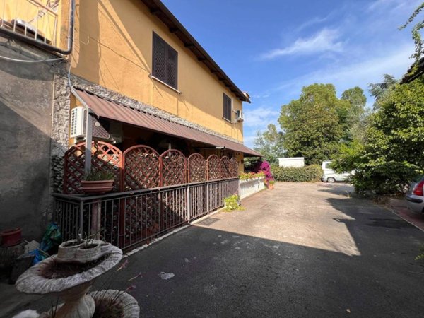 appartamento in vendita a Genzano di Roma in zona Landi