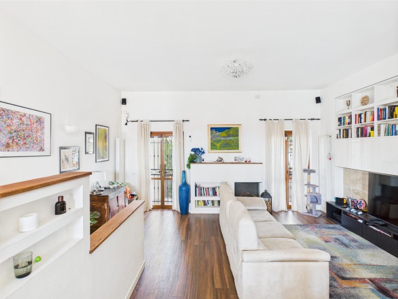 casa indipendente in vendita a Genzano di Roma