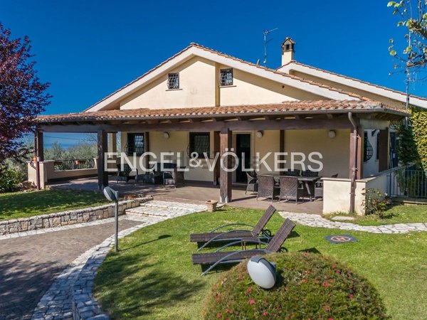 casa indipendente in vendita a Genzano di Roma