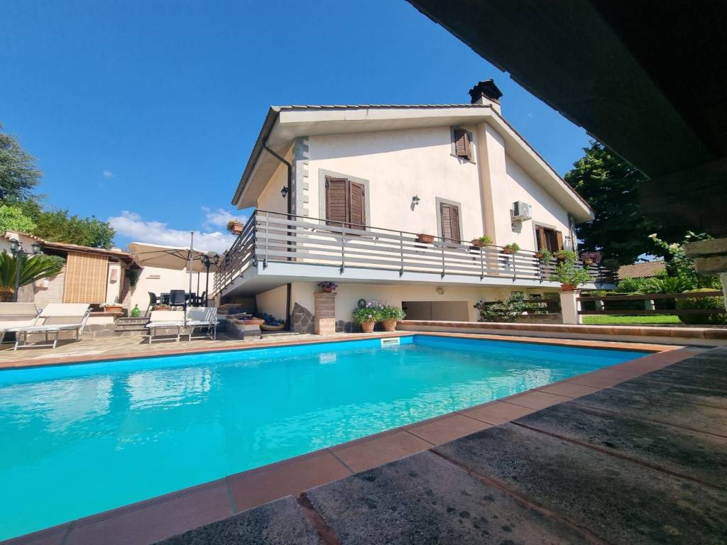 casa indipendente in vendita a Genzano di Roma in zona Landi