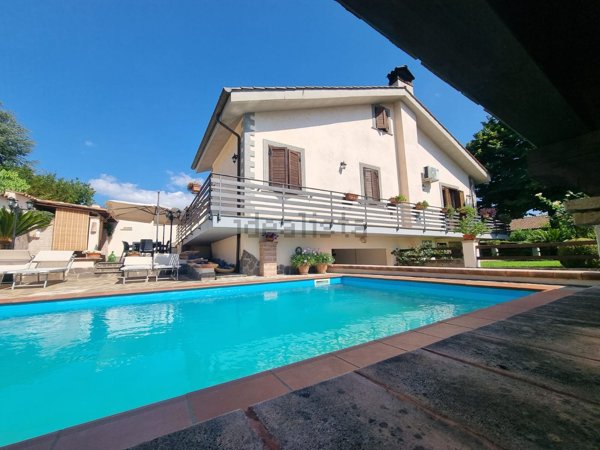 casa indipendente in vendita a Genzano di Roma