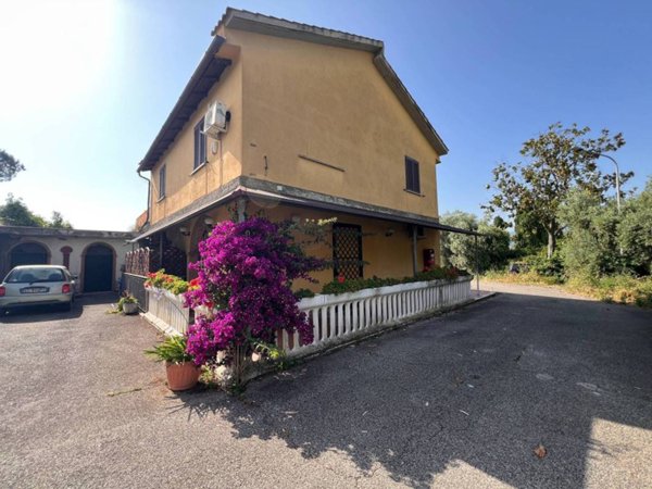 appartamento in vendita a Genzano di Roma in zona Landi