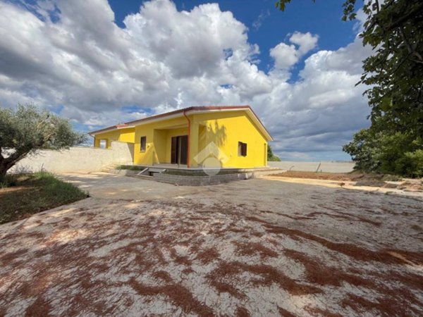 casa indipendente in vendita a Genzano di Roma in zona Landi