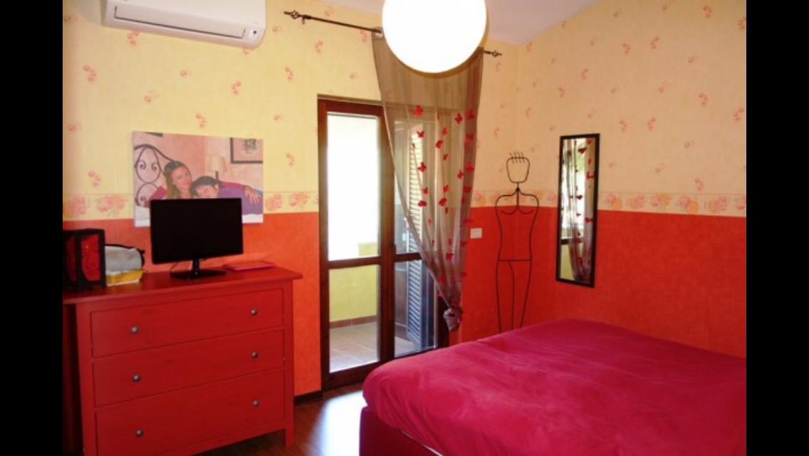 casa indipendente in vendita a Genzano di Roma in zona Colle di Cicerone