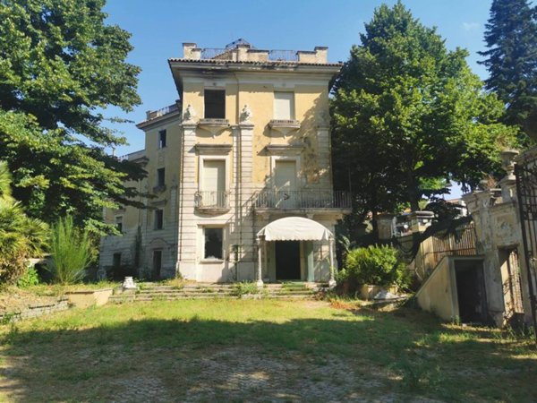 intera palazzina in vendita a Genzano di Roma