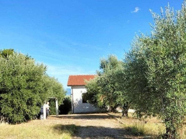 casa indipendente in vendita a Genzano di Roma in zona Landi