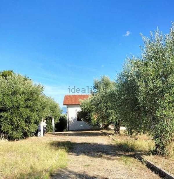 casa indipendente in vendita a Genzano di Roma in zona Muti