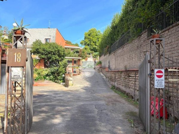casa indipendente in vendita a Genzano di Roma