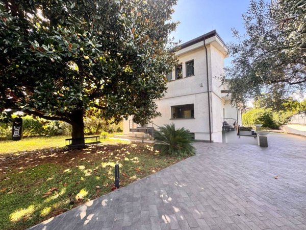 casa indipendente in vendita a Genzano di Roma