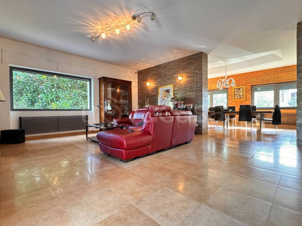 casa indipendente in vendita a Genzano di Roma