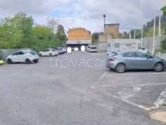 locale di sgombero in vendita a Genzano di Roma