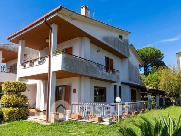casa indipendente in vendita a Genzano di Roma
