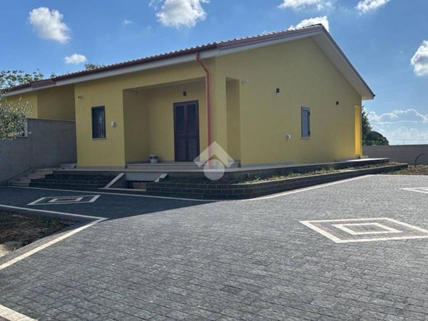 casa indipendente in vendita a Genzano di Roma in zona Landi