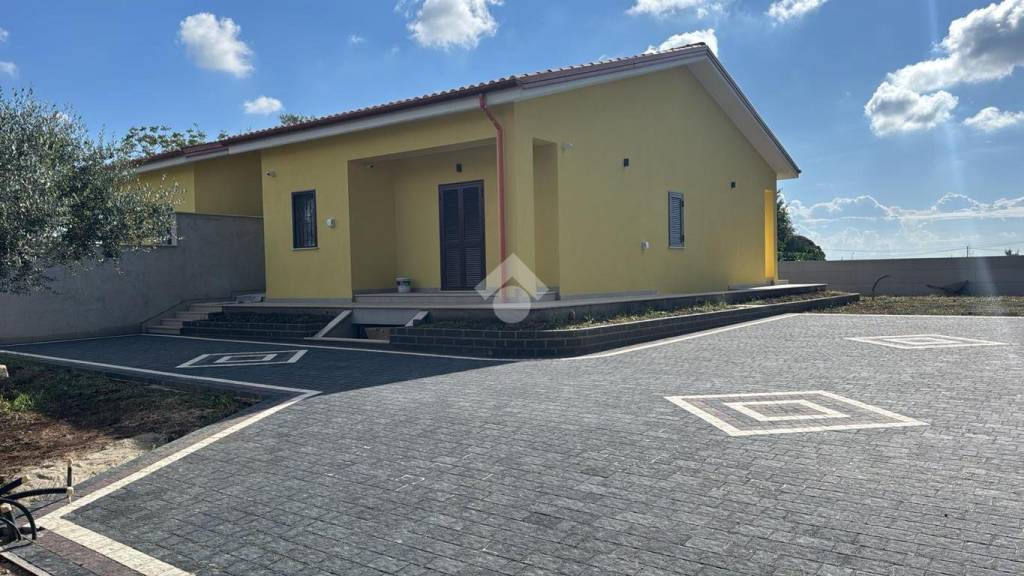 casa indipendente in vendita a Genzano di Roma