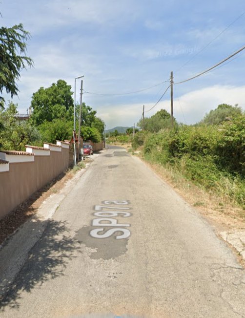 negozio in vendita a Genzano di Roma in zona Colle di Cicerone