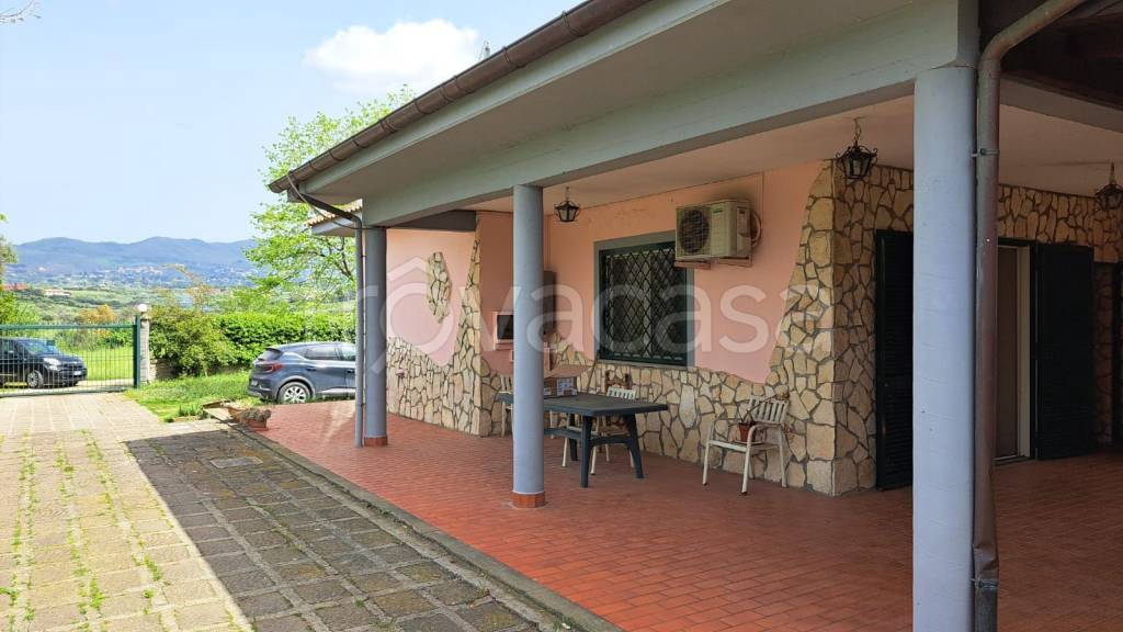 casa indipendente in vendita a Genzano di Roma in zona Landi