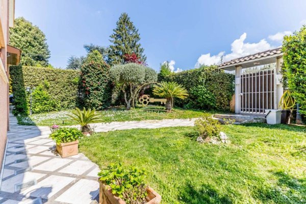 casa indipendente in vendita a Genzano di Roma