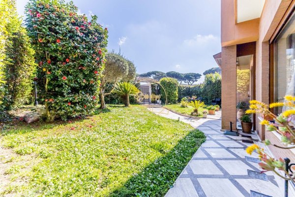 casa indipendente in vendita a Genzano di Roma