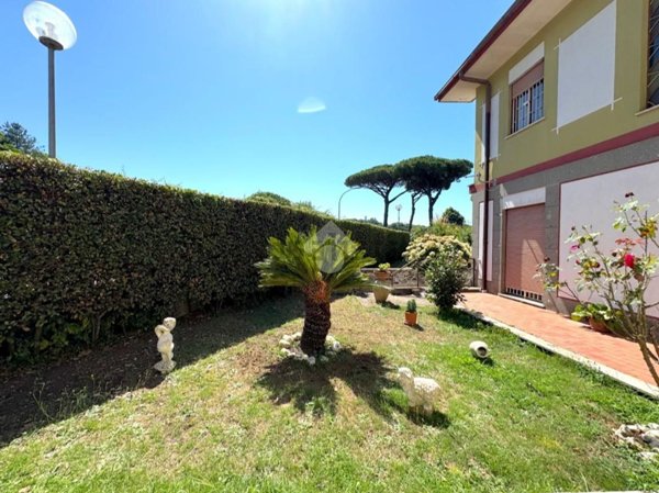 casa indipendente in vendita a Genzano di Roma
