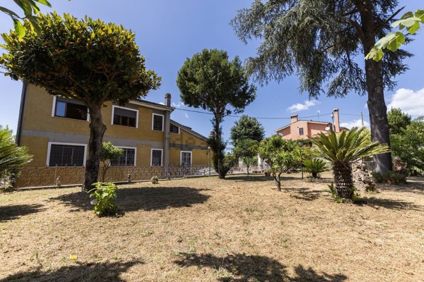casa indipendente in vendita a Genzano di Roma