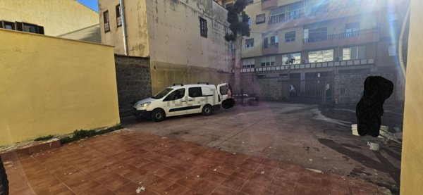 locale commerciale in vendita a Genzano di Roma