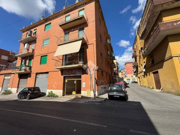 negozio in vendita a Genzano di Roma