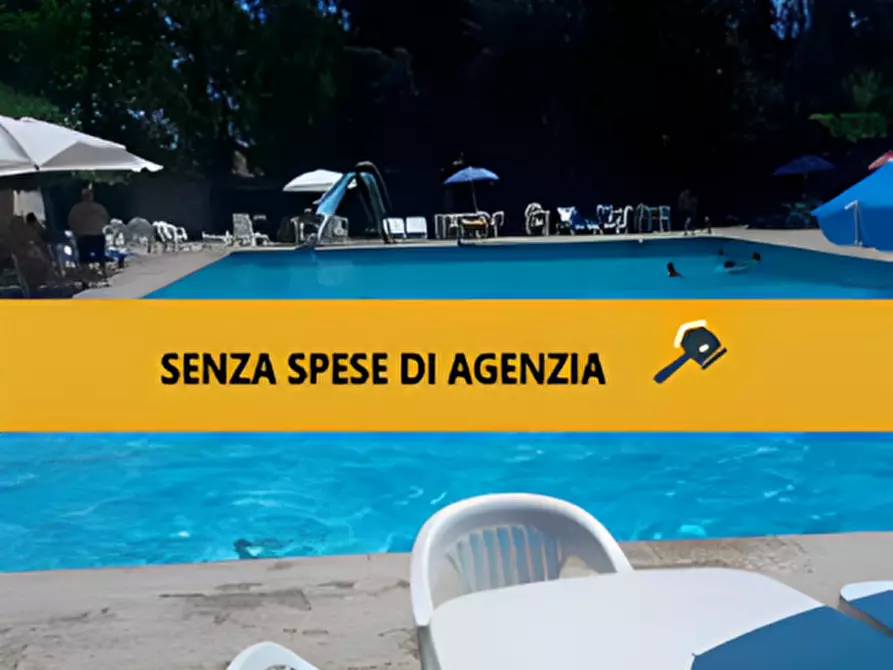 negozio in vendita a Genzano di Roma in zona Colle di Cicerone