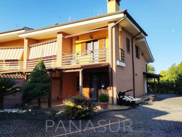 casa indipendente in vendita a Genzano di Roma in zona Landi