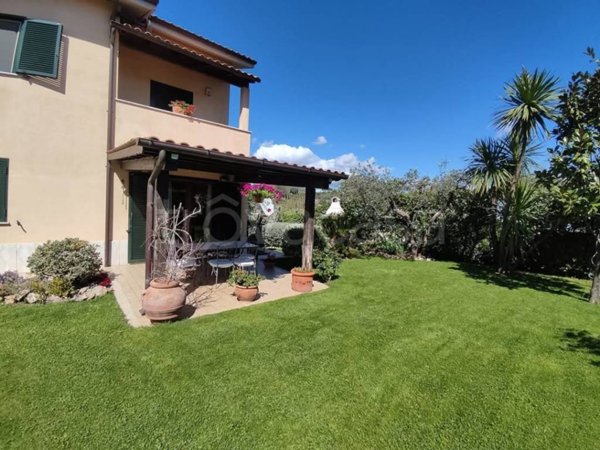 casa indipendente in vendita a Genzano di Roma
