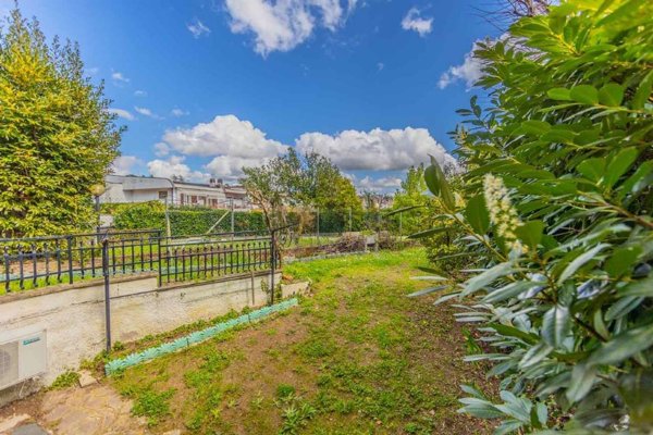 casa indipendente in vendita a Genzano di Roma