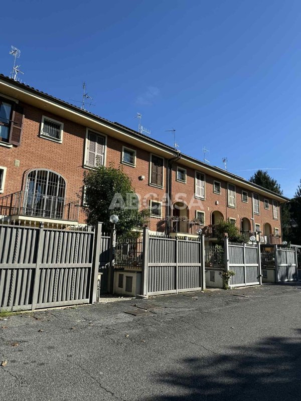 casa indipendente in vendita a Genzano di Roma