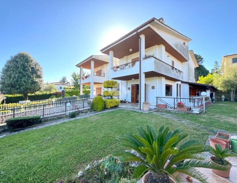 casa indipendente in vendita a Genzano di Roma