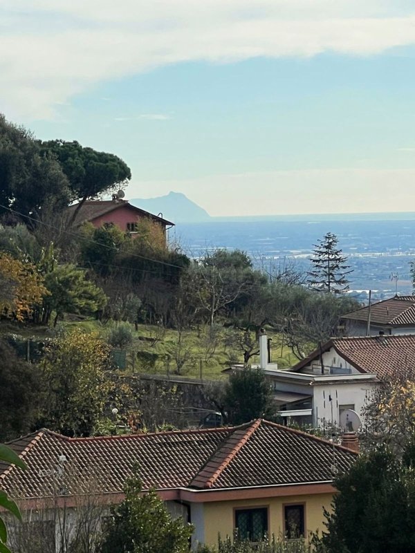 casa indipendente in vendita a Genzano di Roma